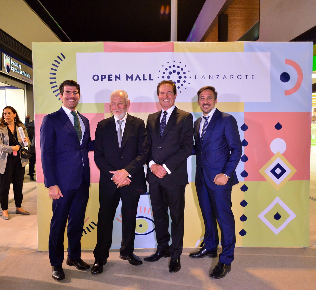 Es oficial ¡El Centro Comercial Lanzarote Open Mall ya está abierto Es oficial ¡El Centro Comercial Lanzarote Open Mall ya está abierto